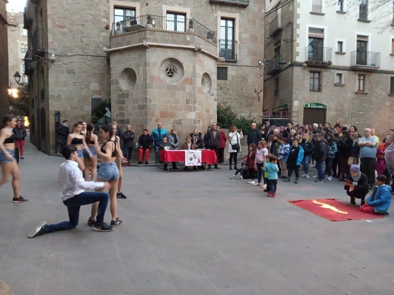 Dia Mundial del Càncer, actuació del @joveballetsolsoní, "per una atenció més justa" i la "donació de medul·la òssia"