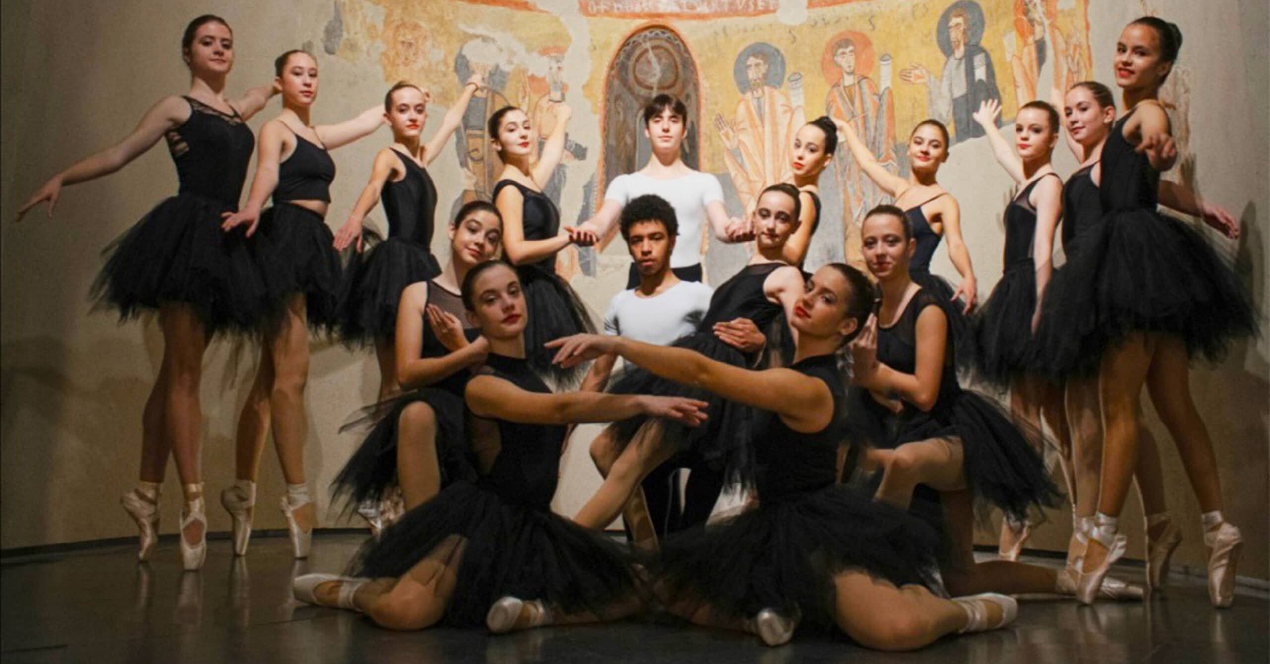 "estrena del Gran Viatge de la Dent de Lleó per celebrar el Dia Internacional de la Dansa a Solsona"